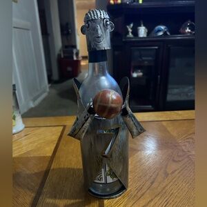 Wine holder tin basketball man